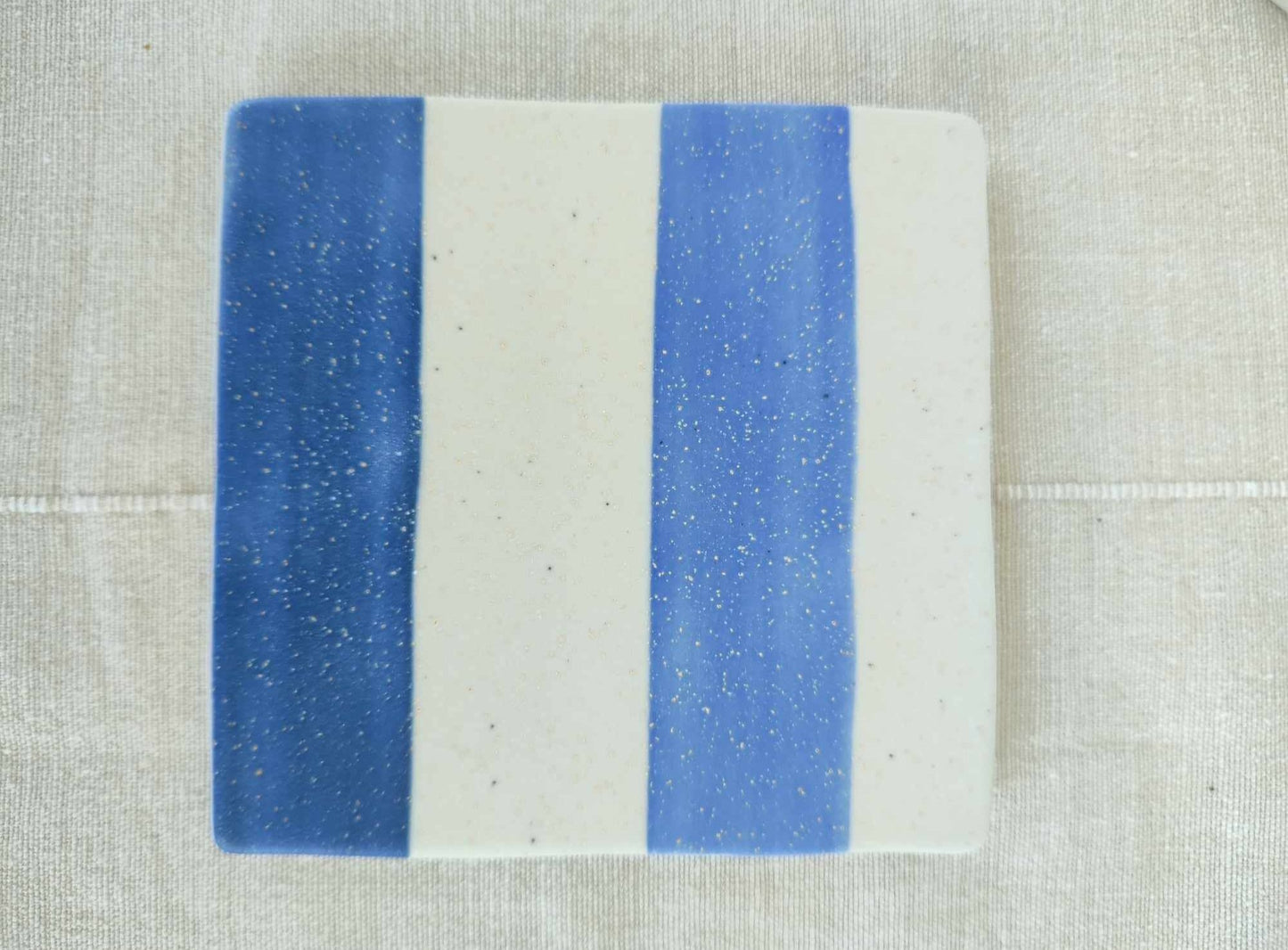 Sous-verre en grès bleu & blanc modèle grosse rayure 3