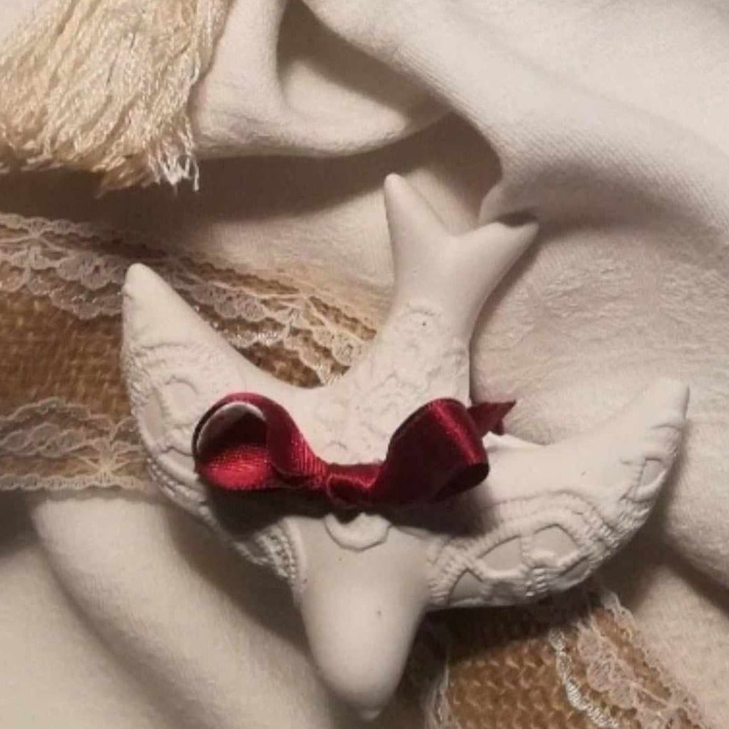 Hirondelle dentelée portugaise en plâtre parfumé; réalisée à la main; Made in Portugal