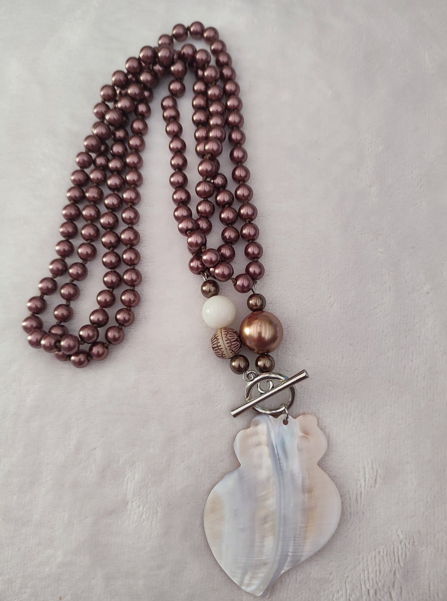 Sautoir collier portugais en perles marrons glacés avec pendentif Cœur de Viana, coração de Viana en nacre, réalisé à la main, fabriqué au Portugal,