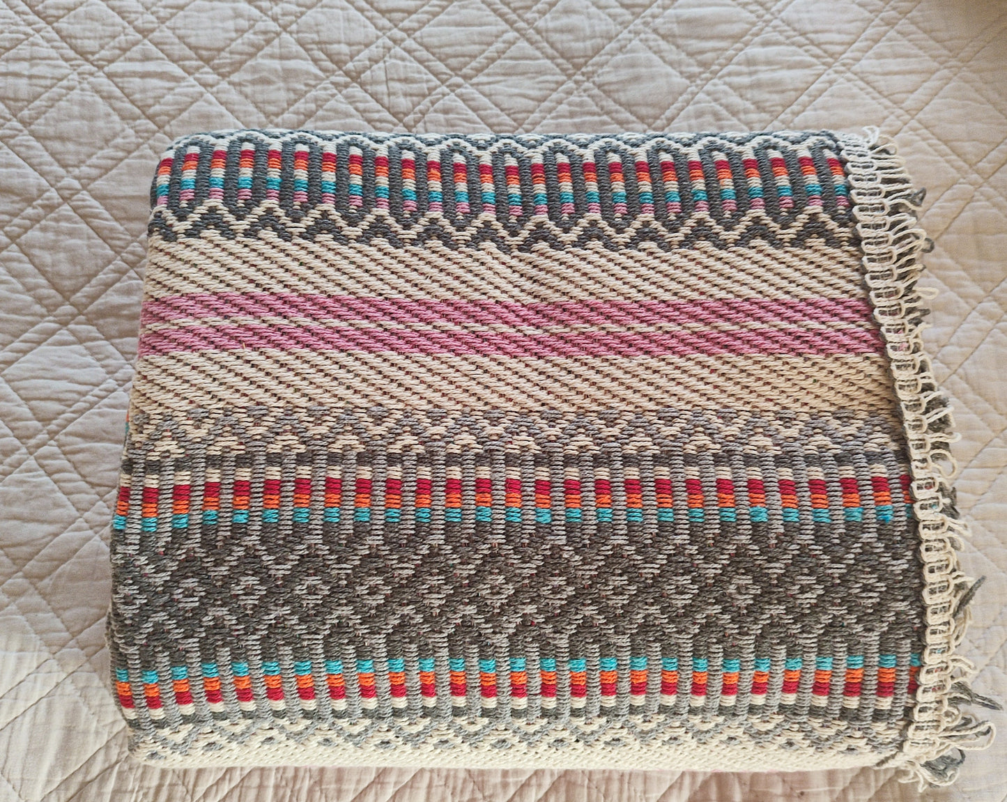 Plaid traditionnel portugais (Manta Alentejana) gris clair & rose