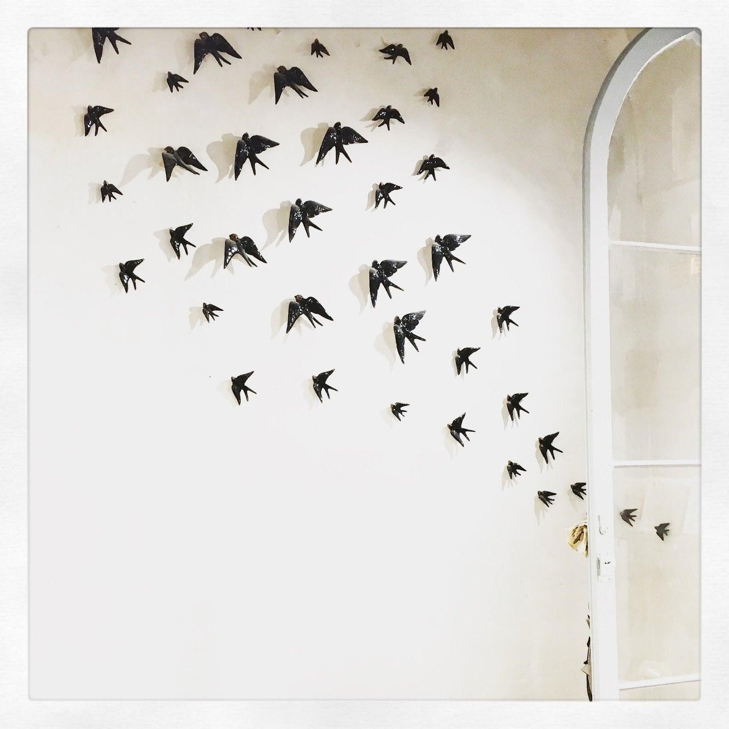 Hirondelle en céramique noire grande