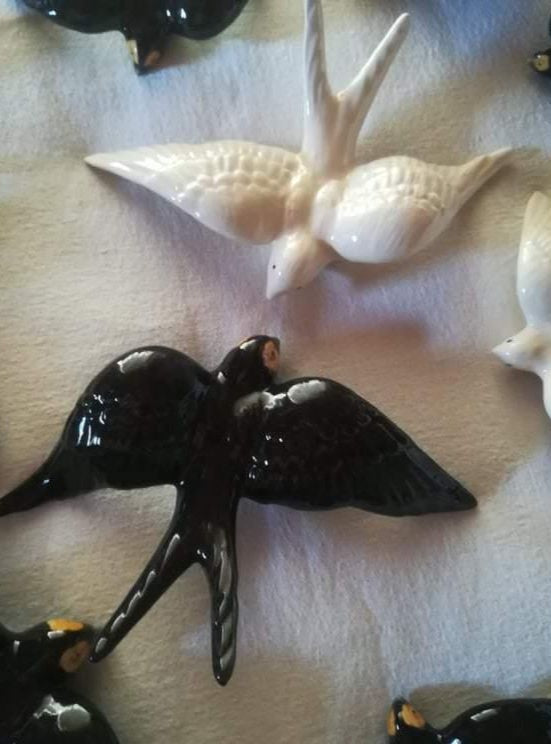 Hirondelle en céramique noire grande