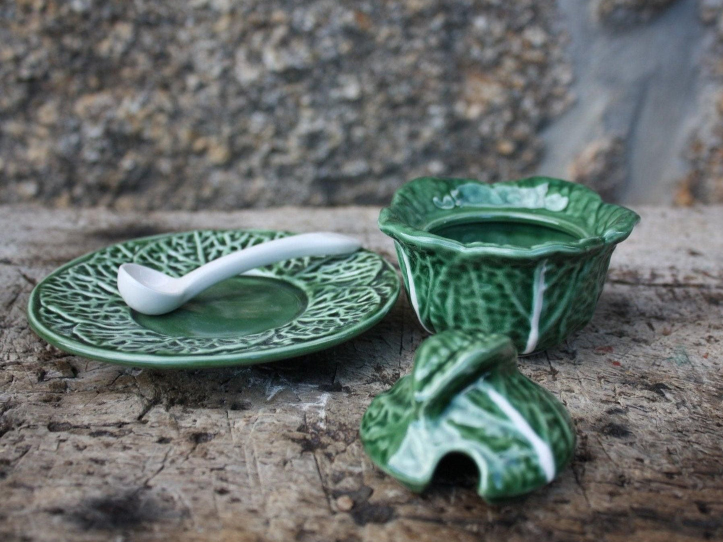 Moutardier en forme de petit CHOU