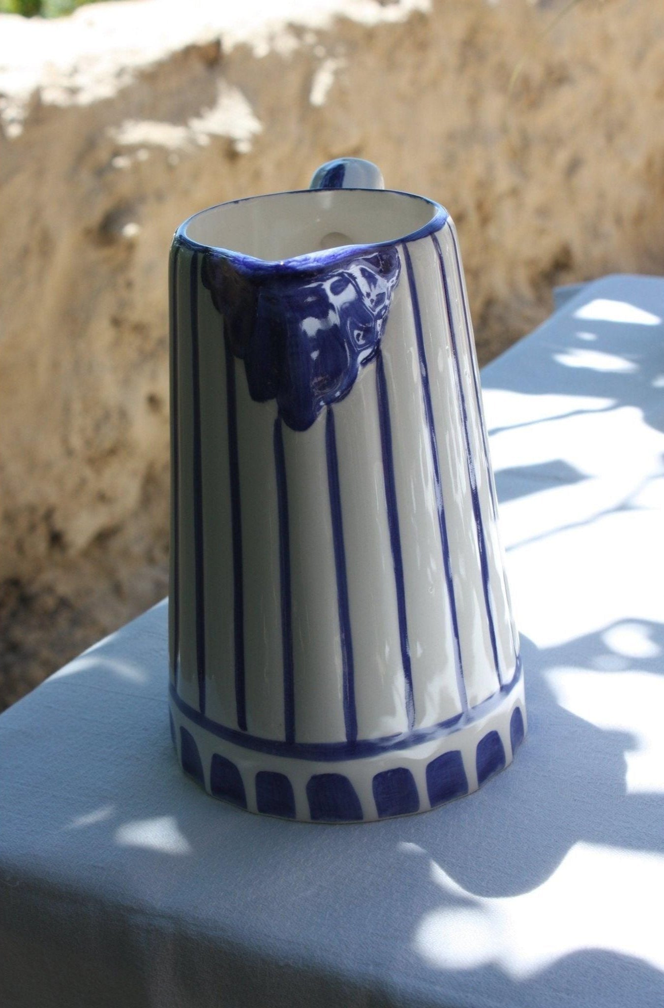 Pichet à rayures bleues