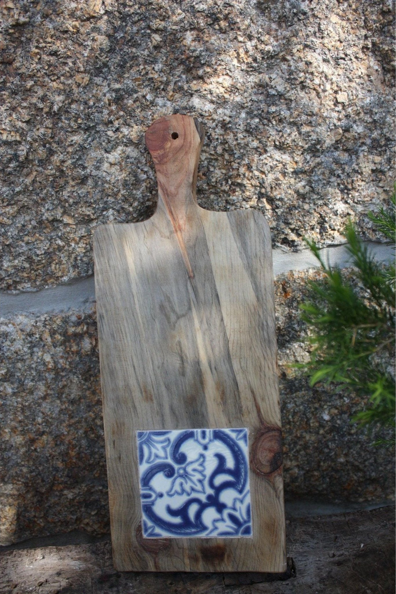 Planche en bois massif avec azulejos