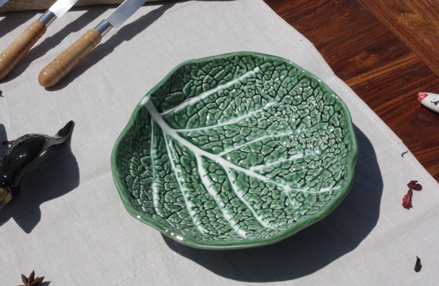 Saladier bas en forme de FEUILLE DE CHOU moyen-VERT -