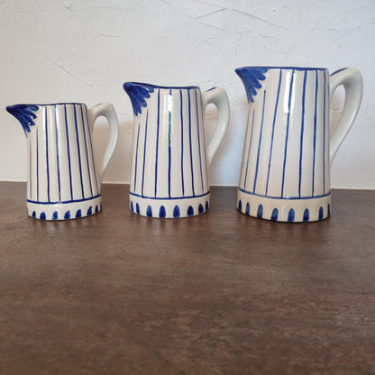 Pichet traditionnel à rayures bleues (1.750 L)