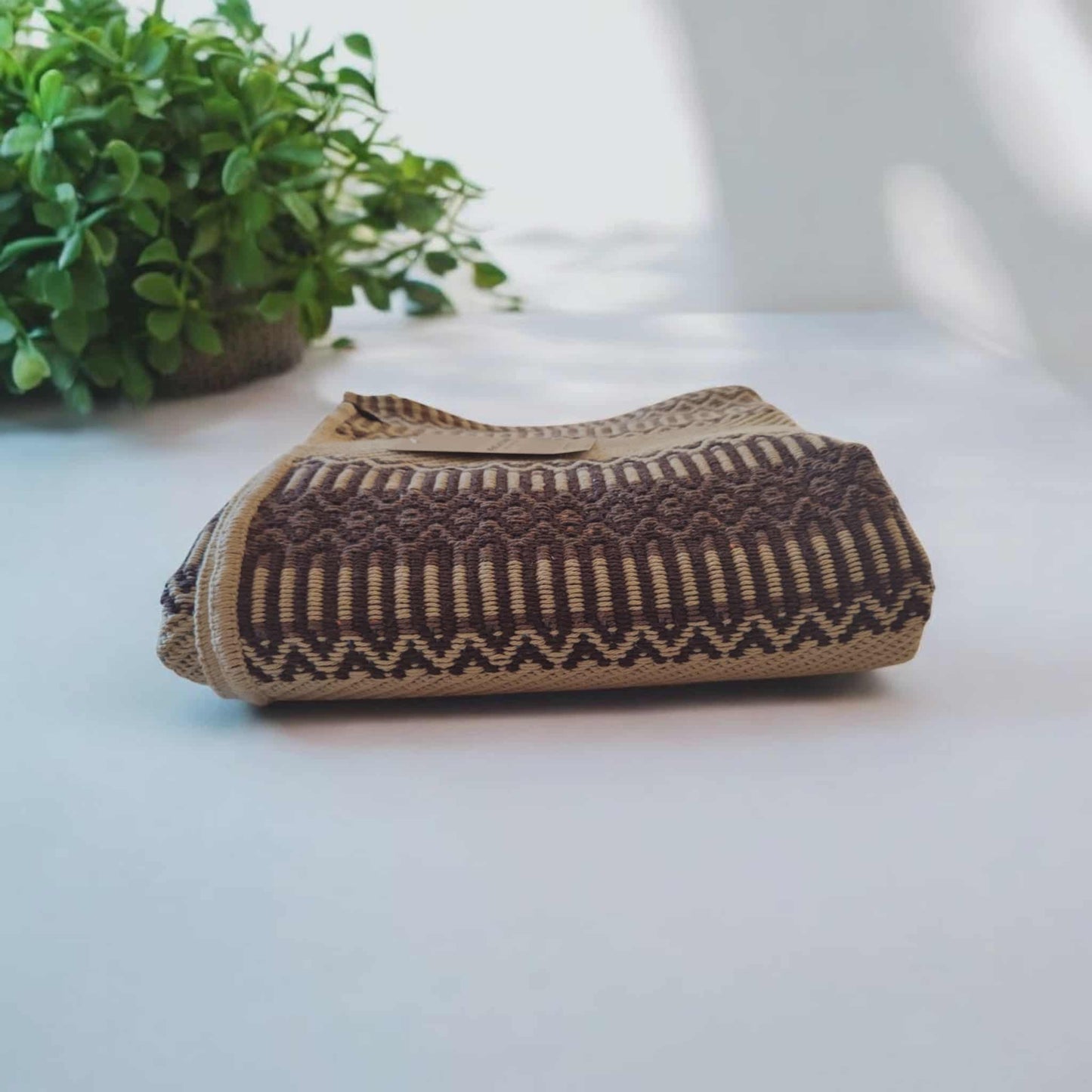 Plaid traditionnel "MENIZAS D'AIRE" 140x210 (marron)