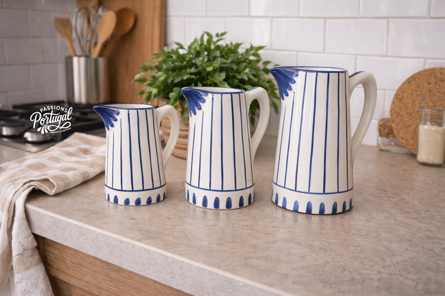 Pichet traditionnel à rayures bleues (0.750 L)