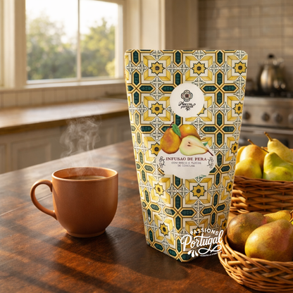 Infusion de poire à l'hibiscus et flocons de carottes