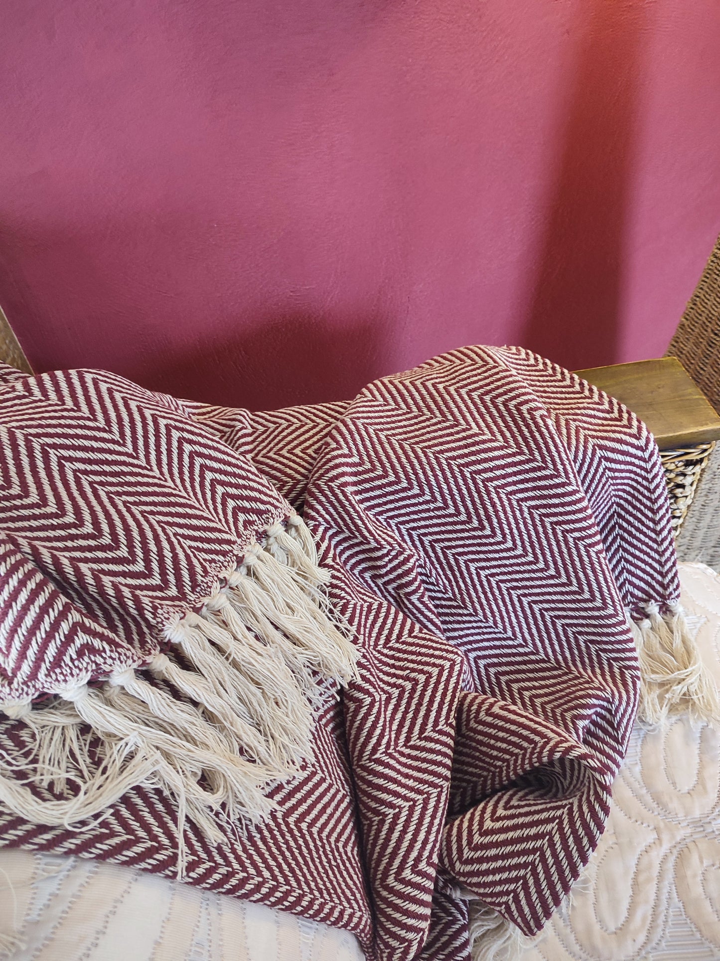 Plaid motif CHEVRON – 100% coton (bordeaux)