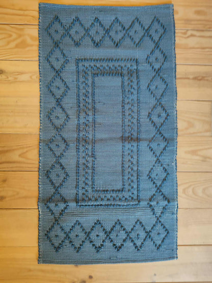 Tapis  artisanal PUXADO - 100% coton (bleu marine)