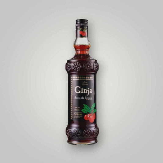 Liqueur de "Ginja Serra da Estrela" (griottes) avec des griottes entières- 70 cl