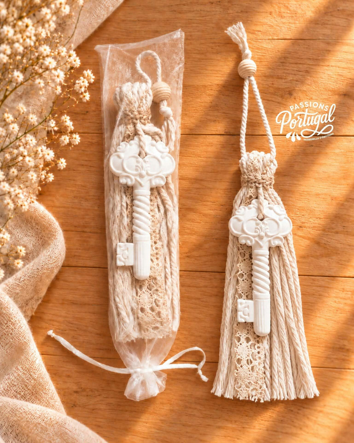 Pompon 100% coton & dentelle, avec plâtre parfumé CLEF de style BAROQUE