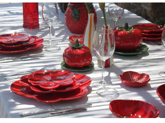 Assiette ROUGE en céramique portugaise, en forme de tomate. Vaisselle portugaise. 29 CM